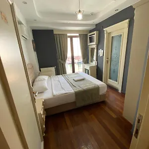 Hotel La Petite Maison